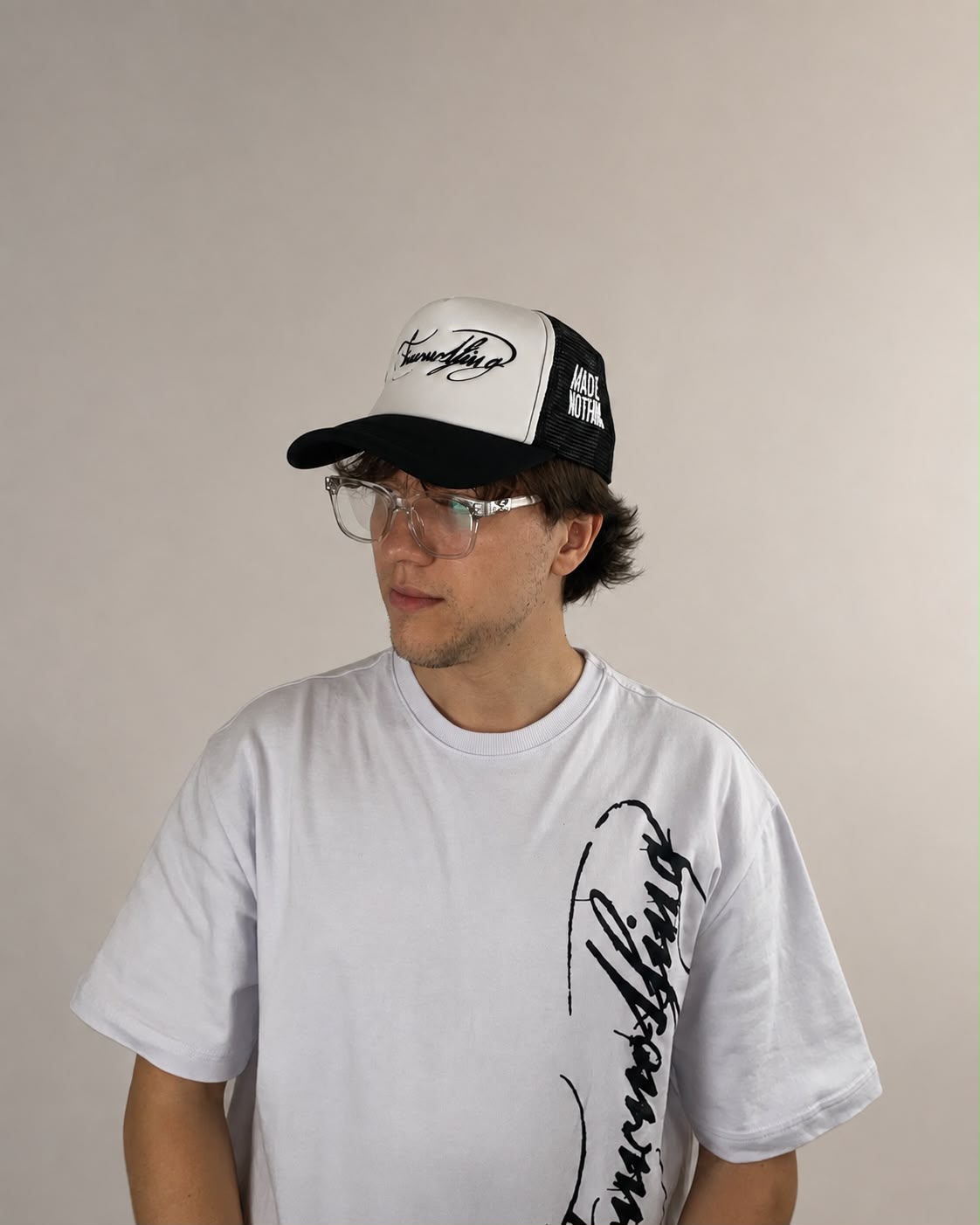 Trucker Hat puesta